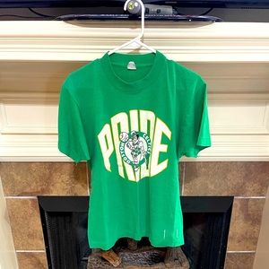 Vintage Boston Celtics Shirt Green Sz Large Super soft!